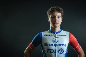Enzo Paleni, des courses sur route à la glace de Beauvais